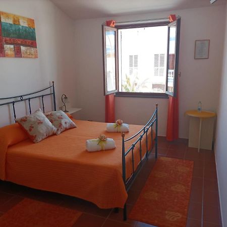 Hotel Ca' Margo Calasetta Habitación foto